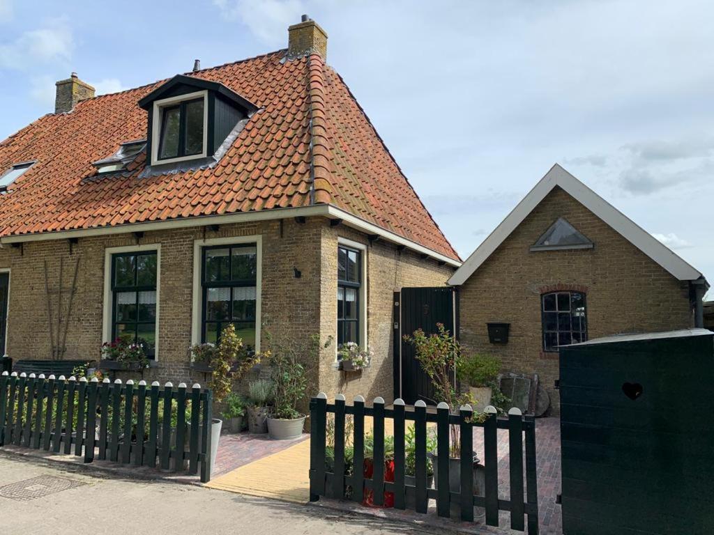 Vakantiehuis In Friesland Voor De Hele Familie Huns Zewnętrze zdjęcie