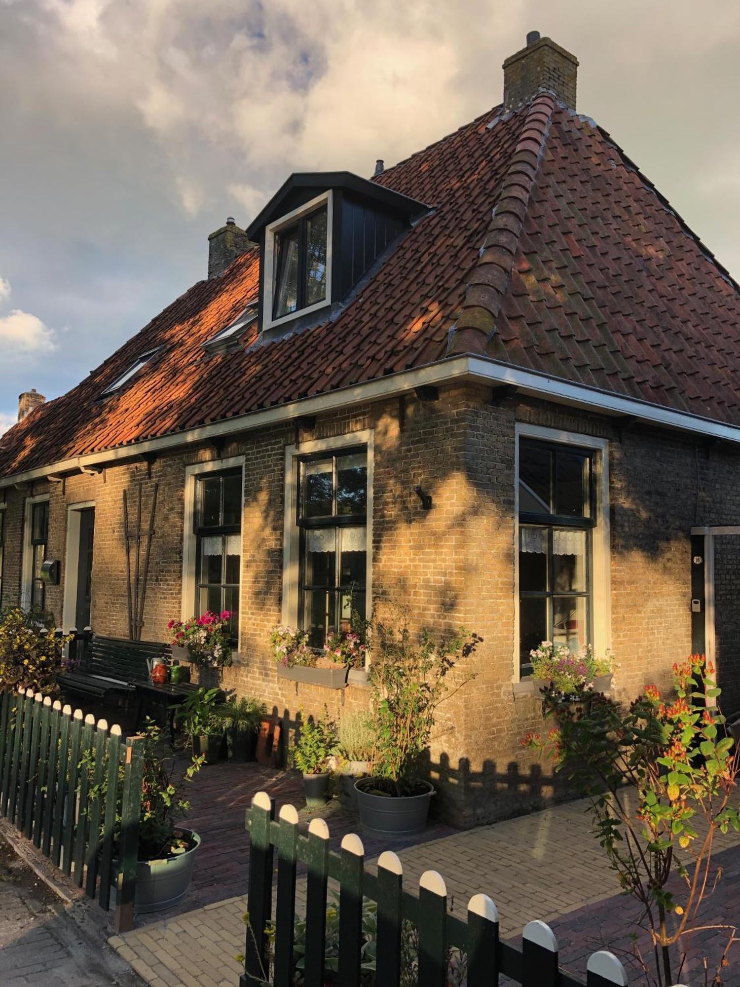 Vakantiehuis In Friesland Voor De Hele Familie Huns Zewnętrze zdjęcie